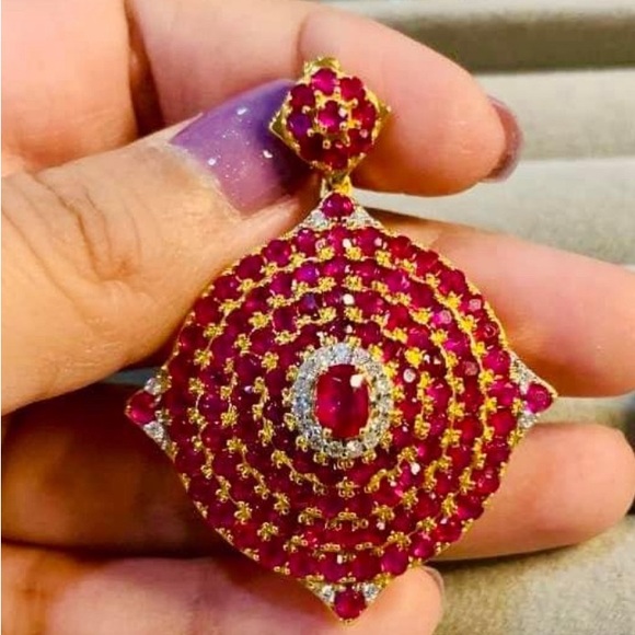 Natural Burmese Ruby and Diamond Brooch/Pendent in 18 k solid gold - Picture 7 of 9